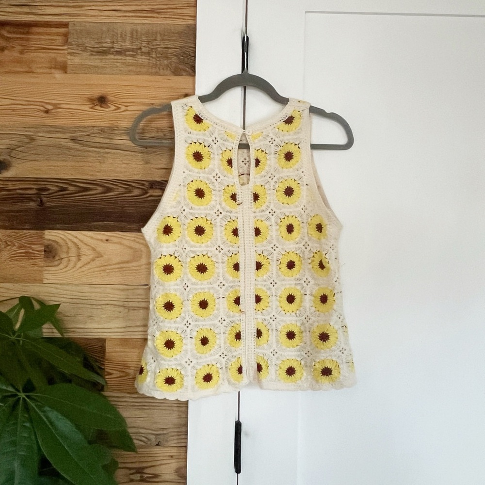 Rebellion Crochet Knot Grandma Square Sunflower Sleeveless Top Small Y2k - Picture 3 of 5